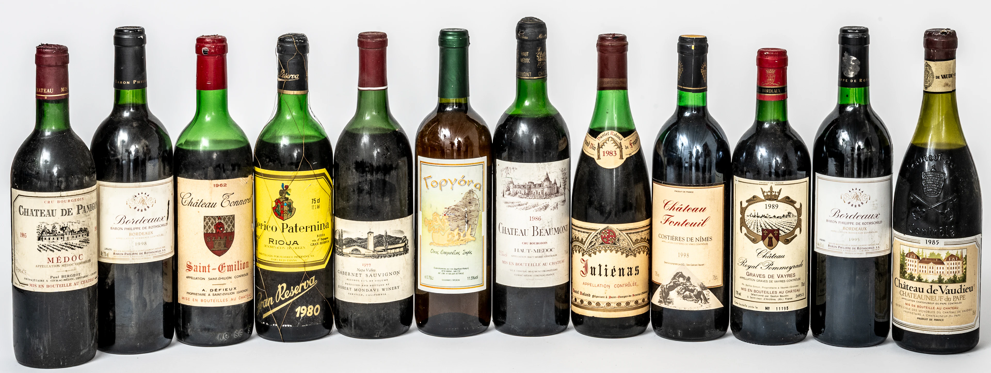 Lot 395: 12 WINE BOTTLES