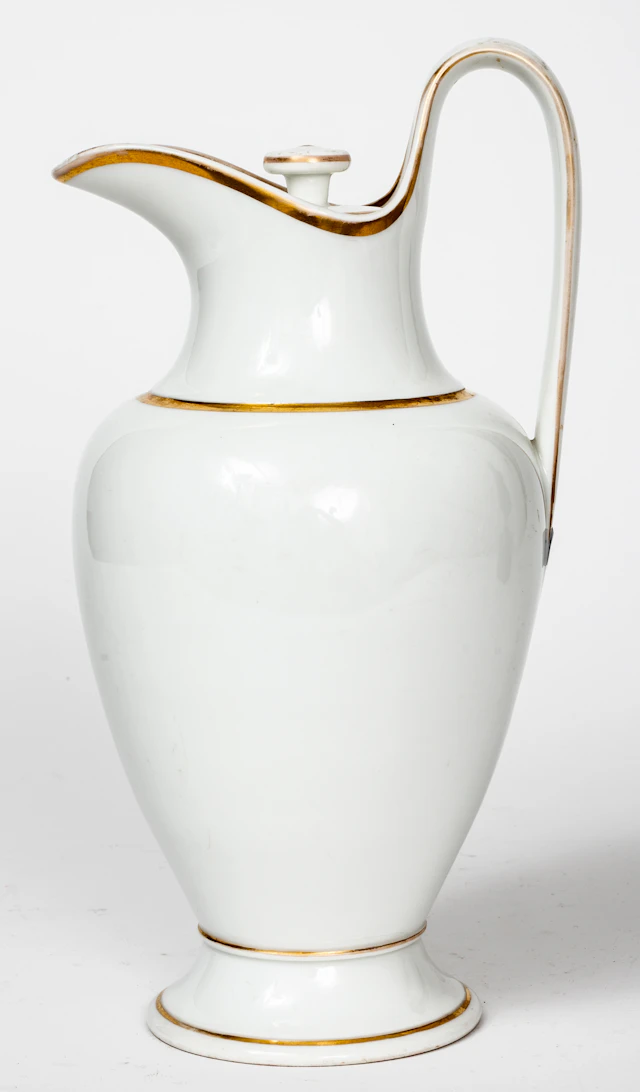 Lot 230: WHITE PORCELAIN PITCHER WITH GOLDEN RIM
