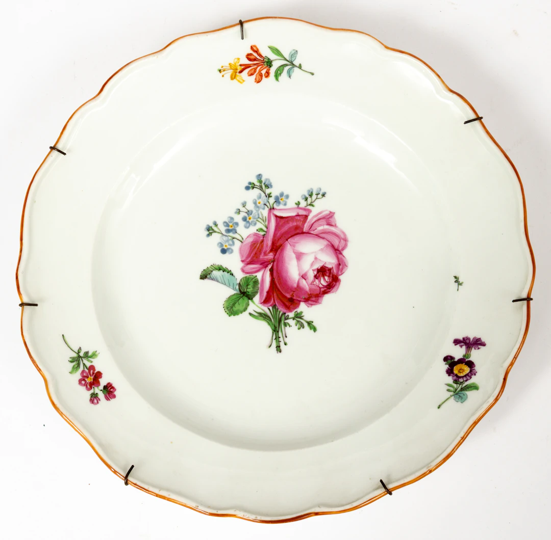 Lot 174: (50) MEISSEN PORCELAIN PLATE WITH FLORAL DECOR