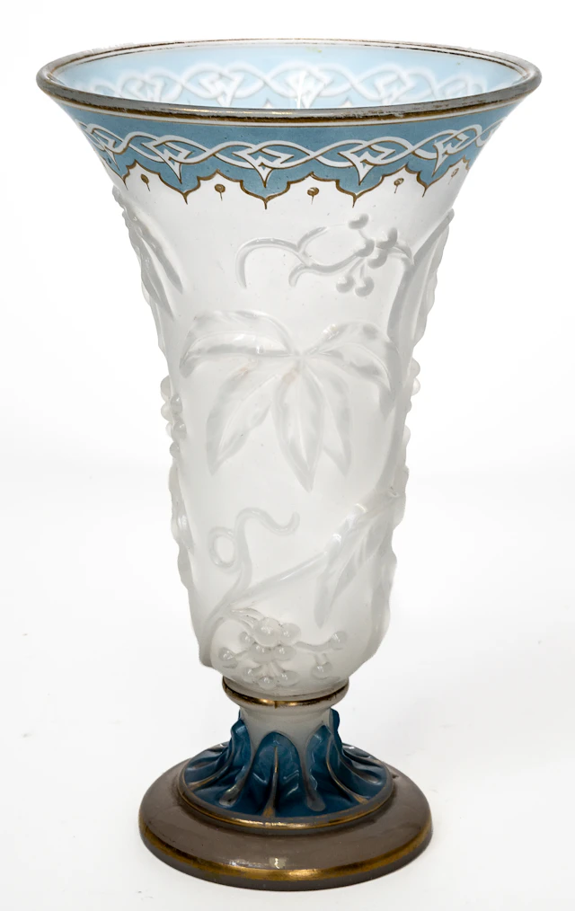 Lot 104: ART NOUVEAU CHALICE VASE