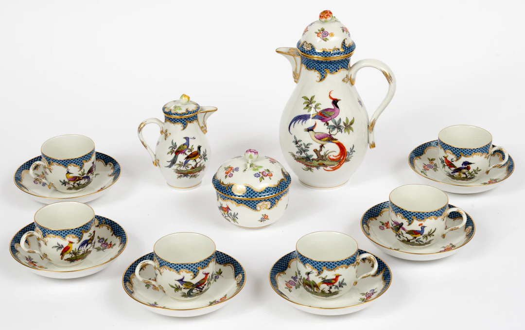 Lot 212: MEISSEN COFFEE SET WITH BIRD DECOR