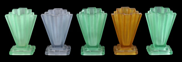 5 gekleurde persglazen Art Deco vazen