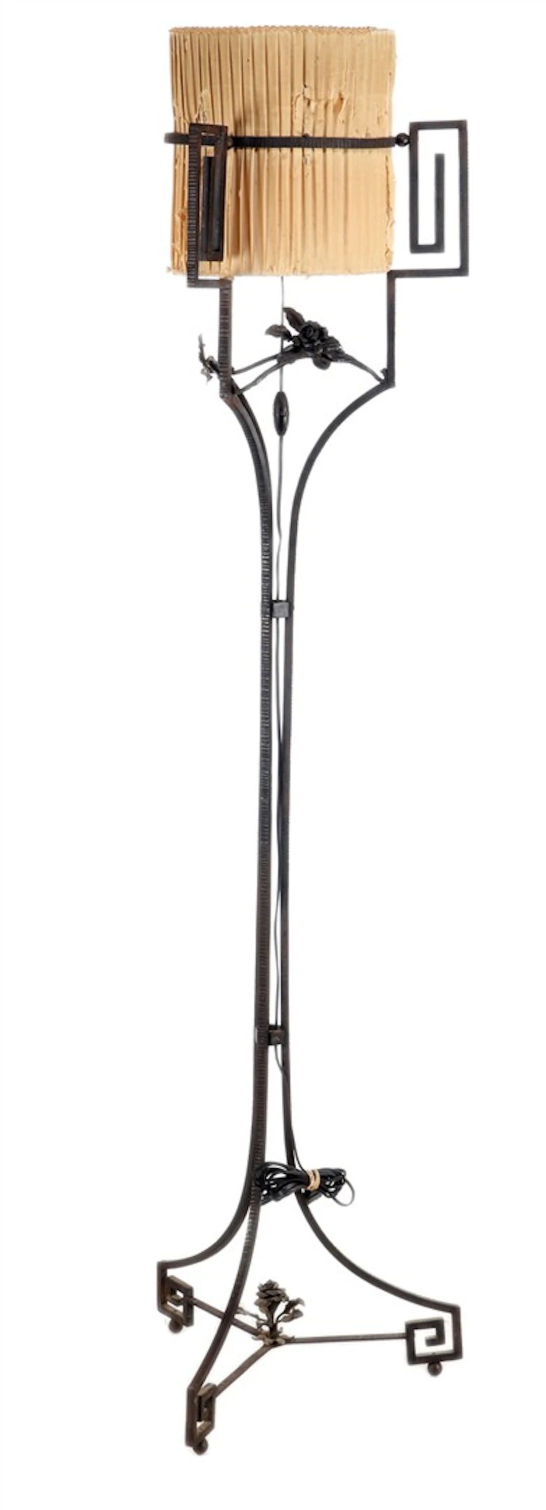Gietijzeren vloerlamp met rozen