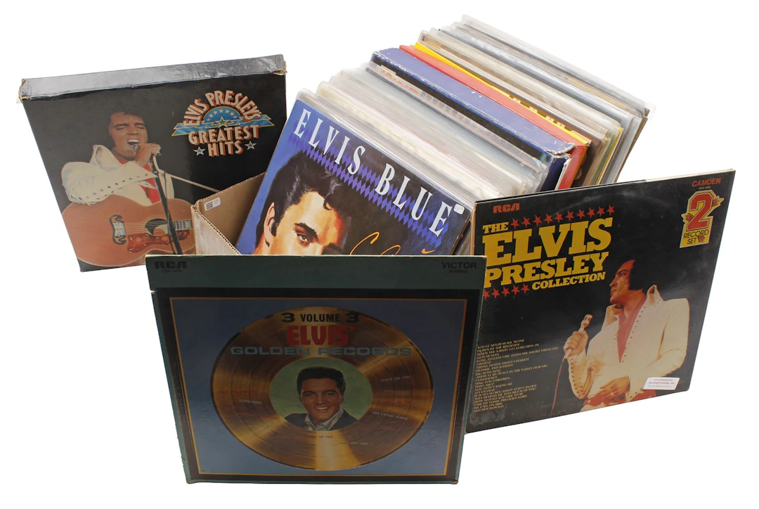 Doos Elvis Presley LP's waaronder Almost in Love en Promised Land
