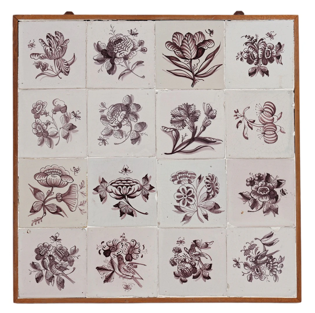 Tegeltableau met 15 tegels met mangaan decor
