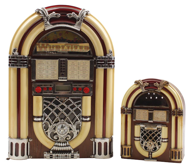 2 Wurlitzer radio's