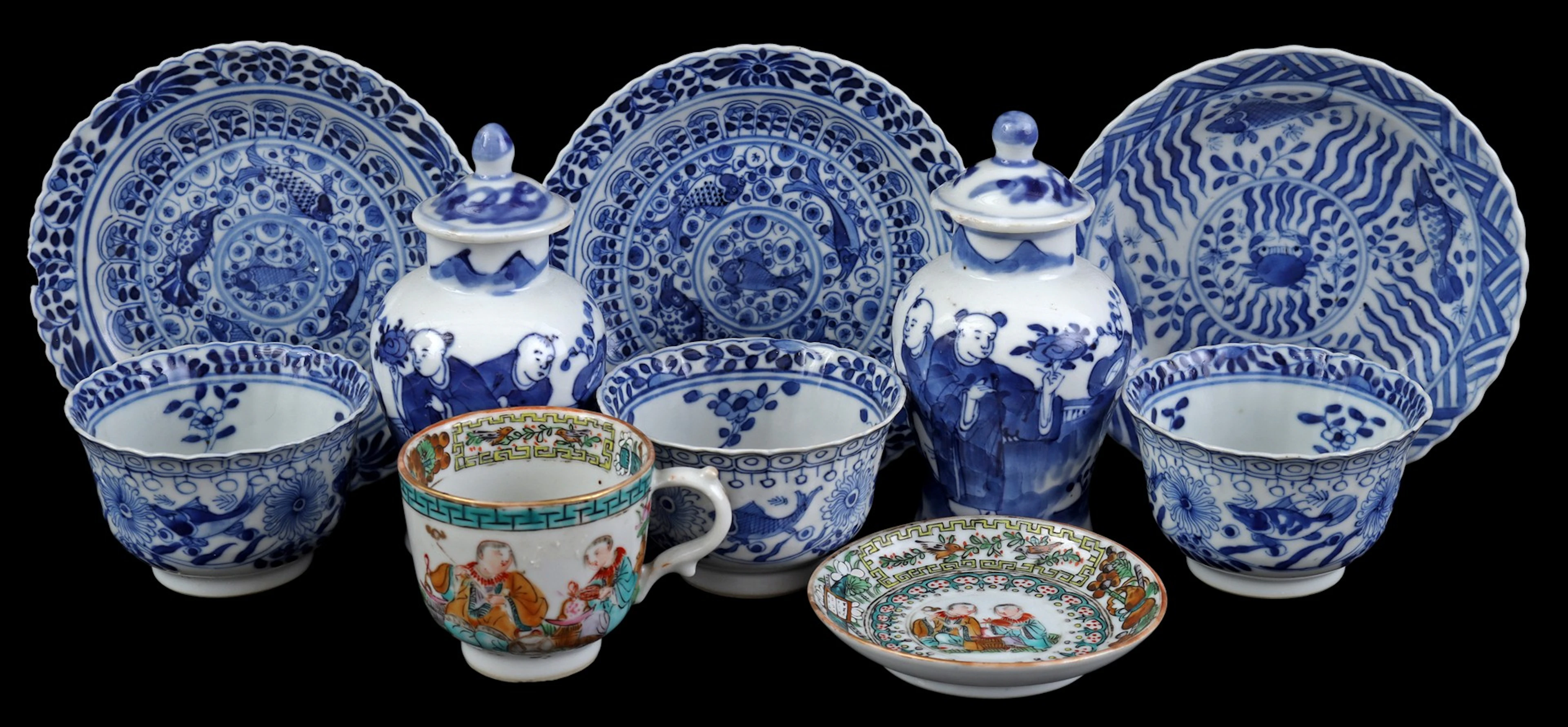 Kavel Chinees porselein waaronder 3 kop en schotels met...