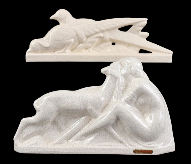 2 Art Deco-stijl aardewerken beelden in de vorm van fazanten en vrouw met hert