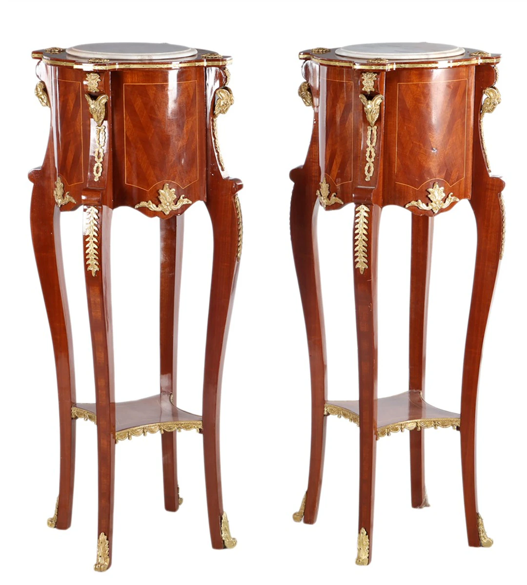 2 rozenfineer piedestals met onderschap