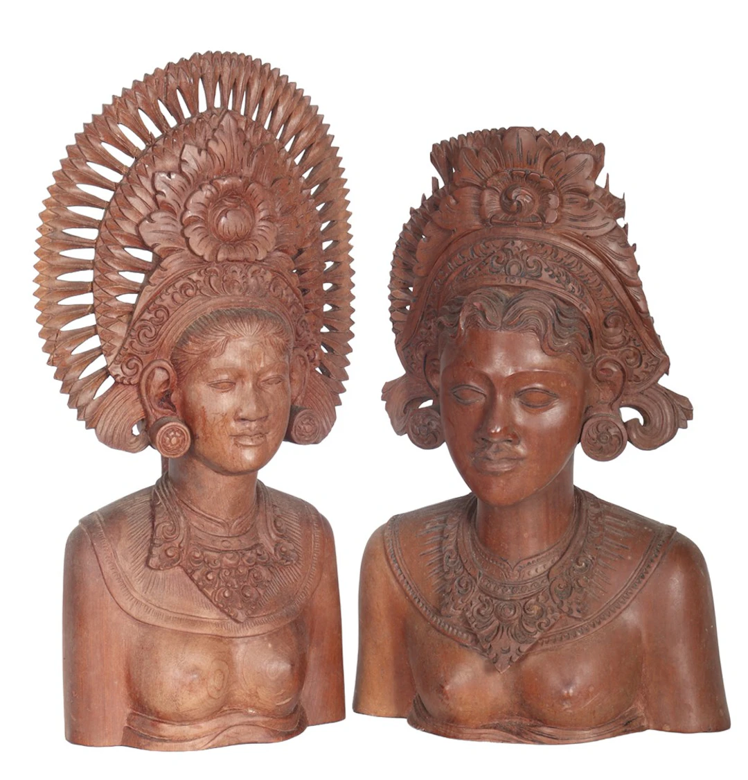 2 massief houten oosterse sculpturen