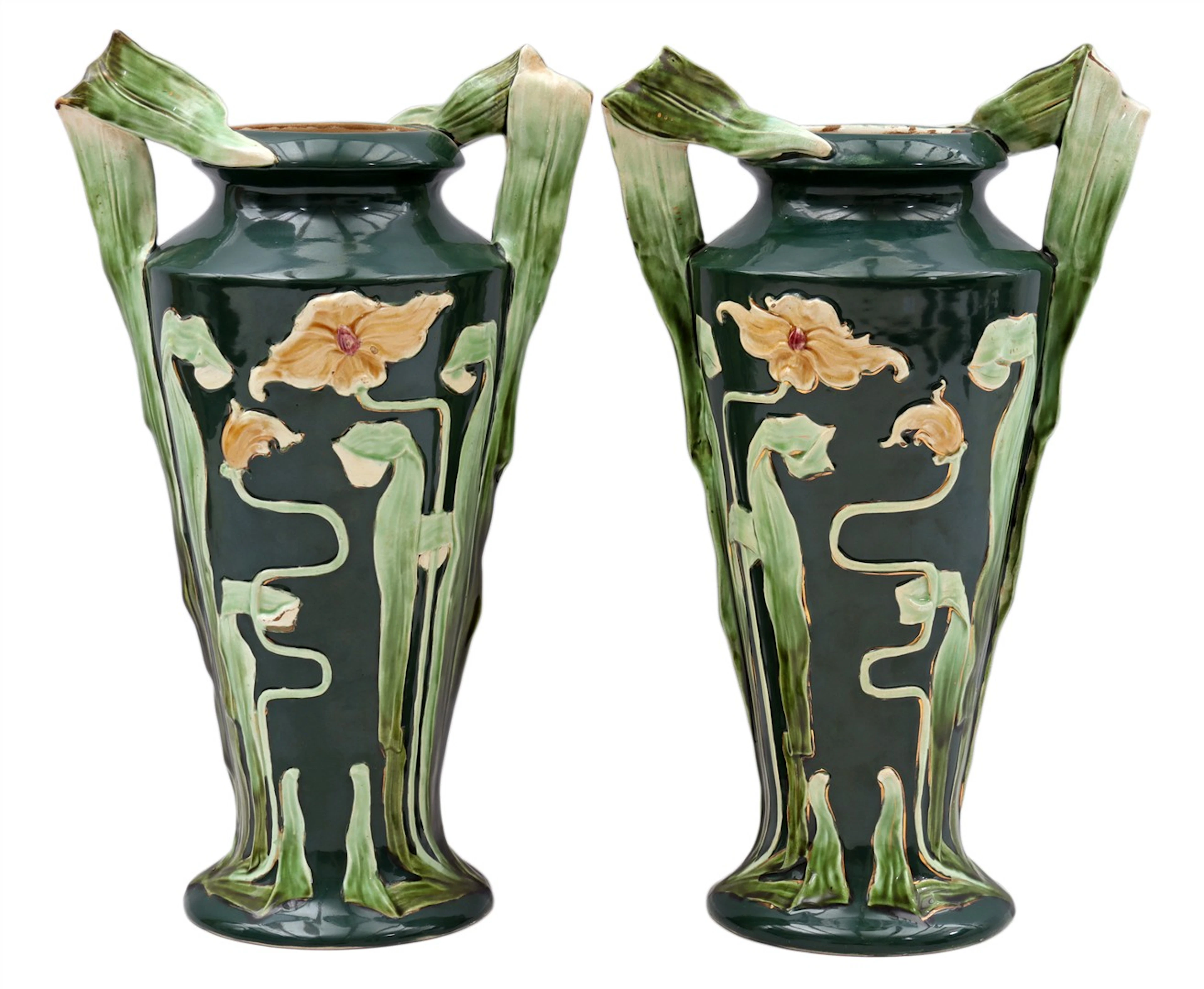 2 aardewerken Jugendstil vazen met floraal decor