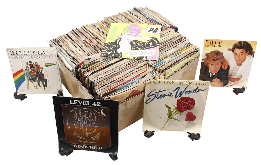 Doos diverse singles waaronder Stevie Wonder