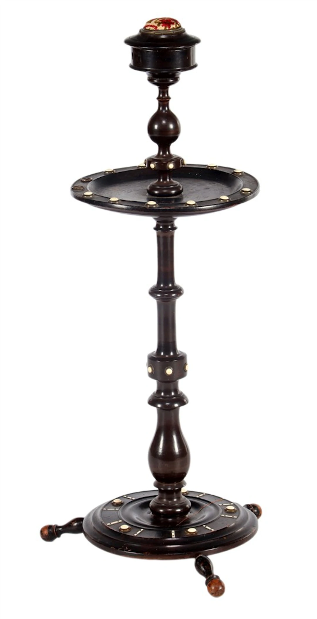 Gezwart houten handwerktafel met benen accenten