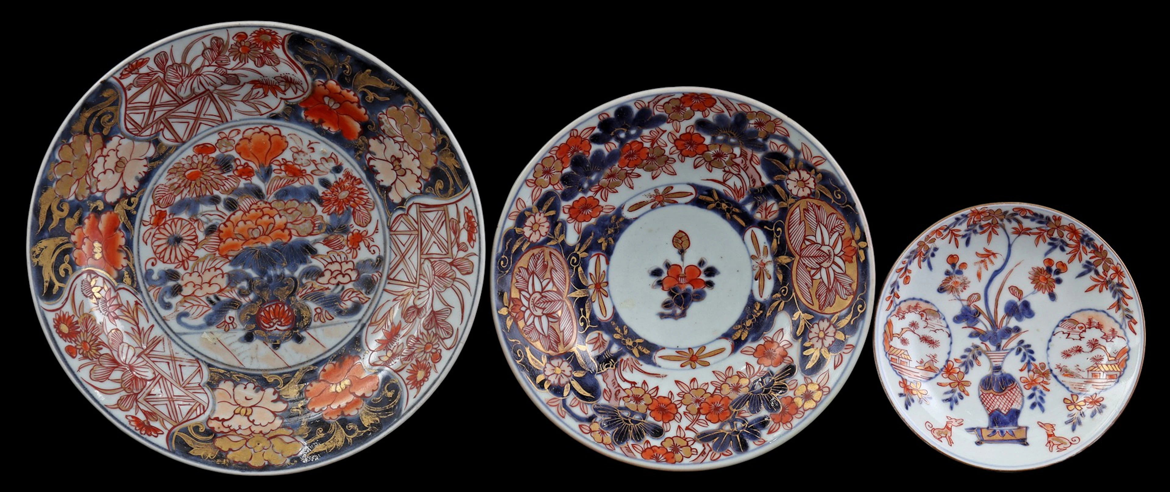 3 porseleinen Imari schotels met floraal decor