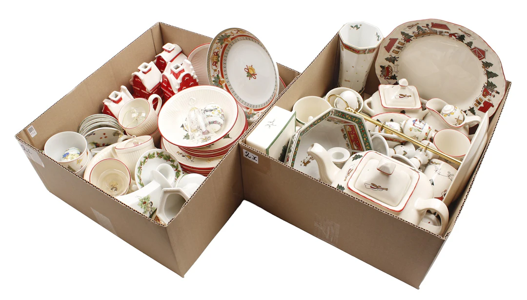 2 dozen kerstservies en kersthuisjes van verschillende merken