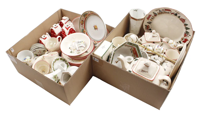 2 dozen kerstservies en kersthuisjes van verschillende merken