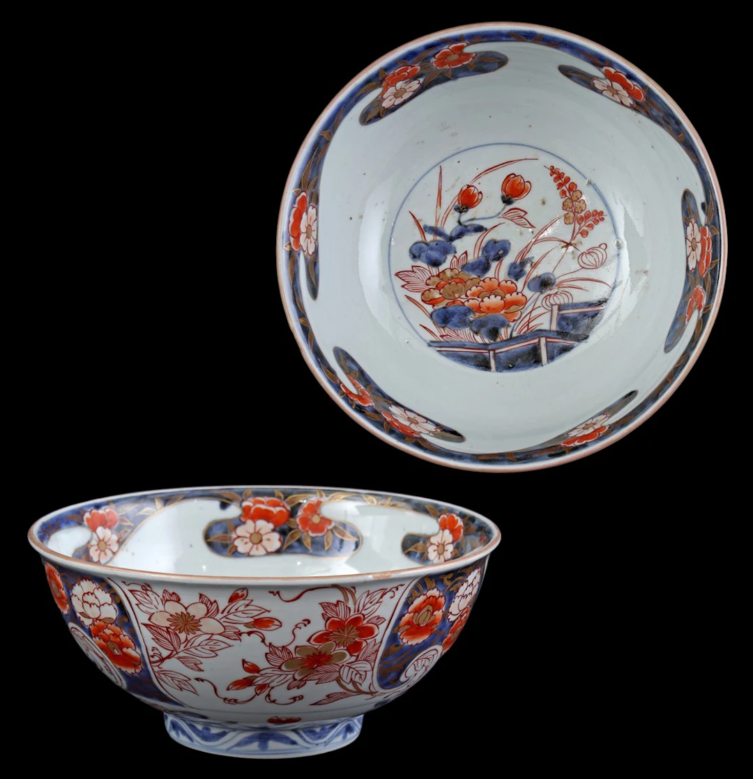Porseleinen Imari kom met floraal decor