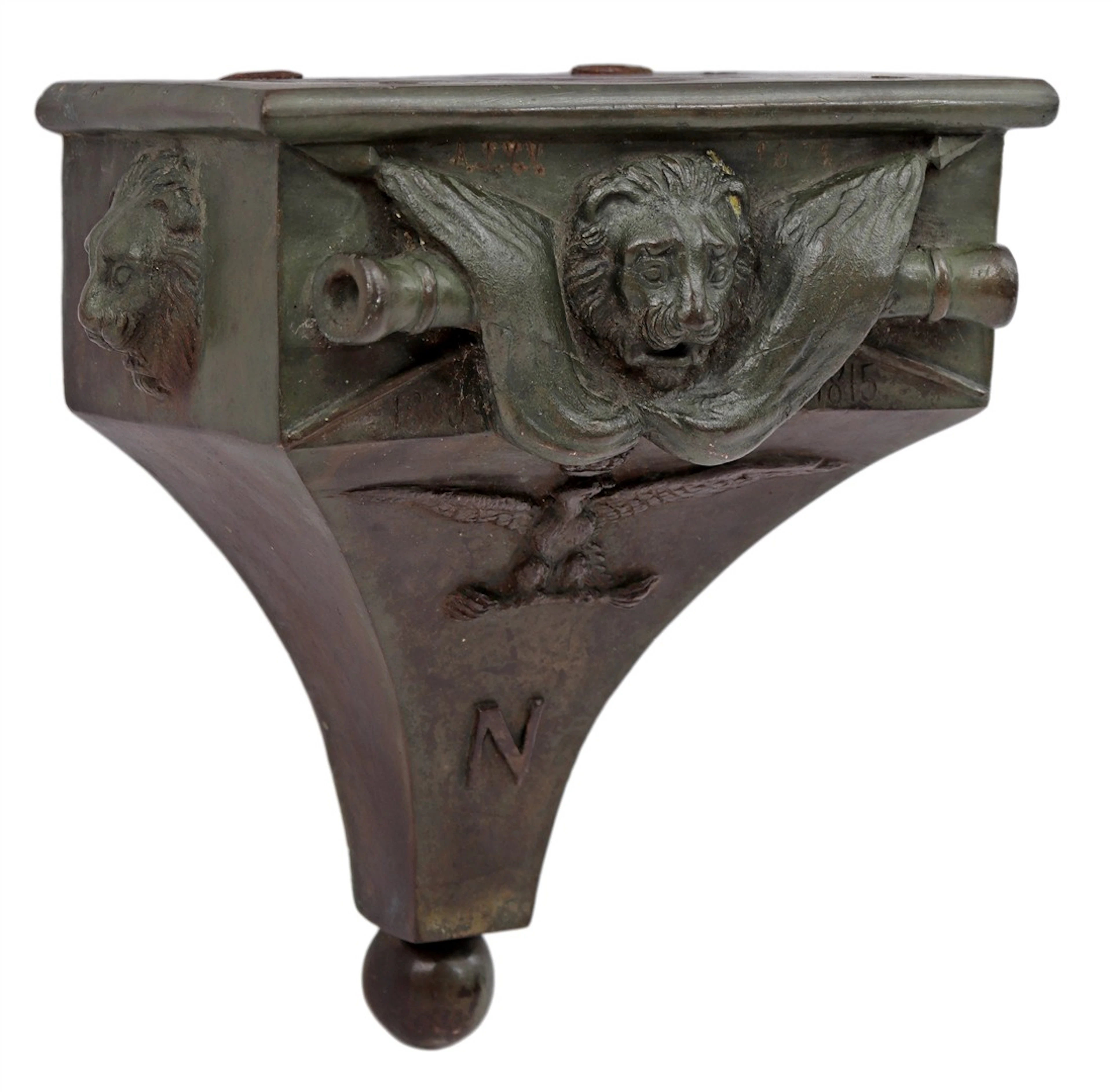 Bronzen wandconsole met wapen van Napoleon met inscriptie 1800-1815