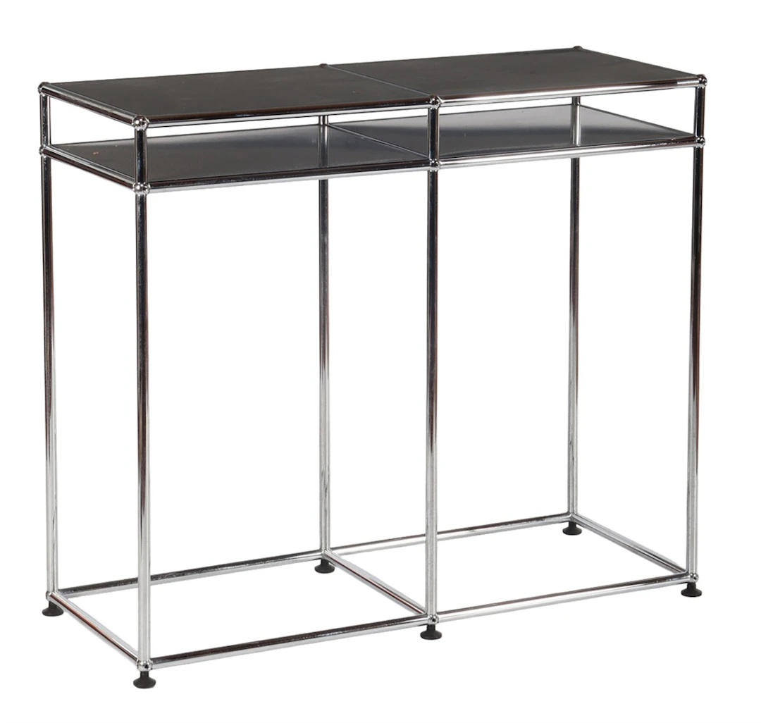 Verchroomd en gezwart metalen modulair wandsysteem/dressoir