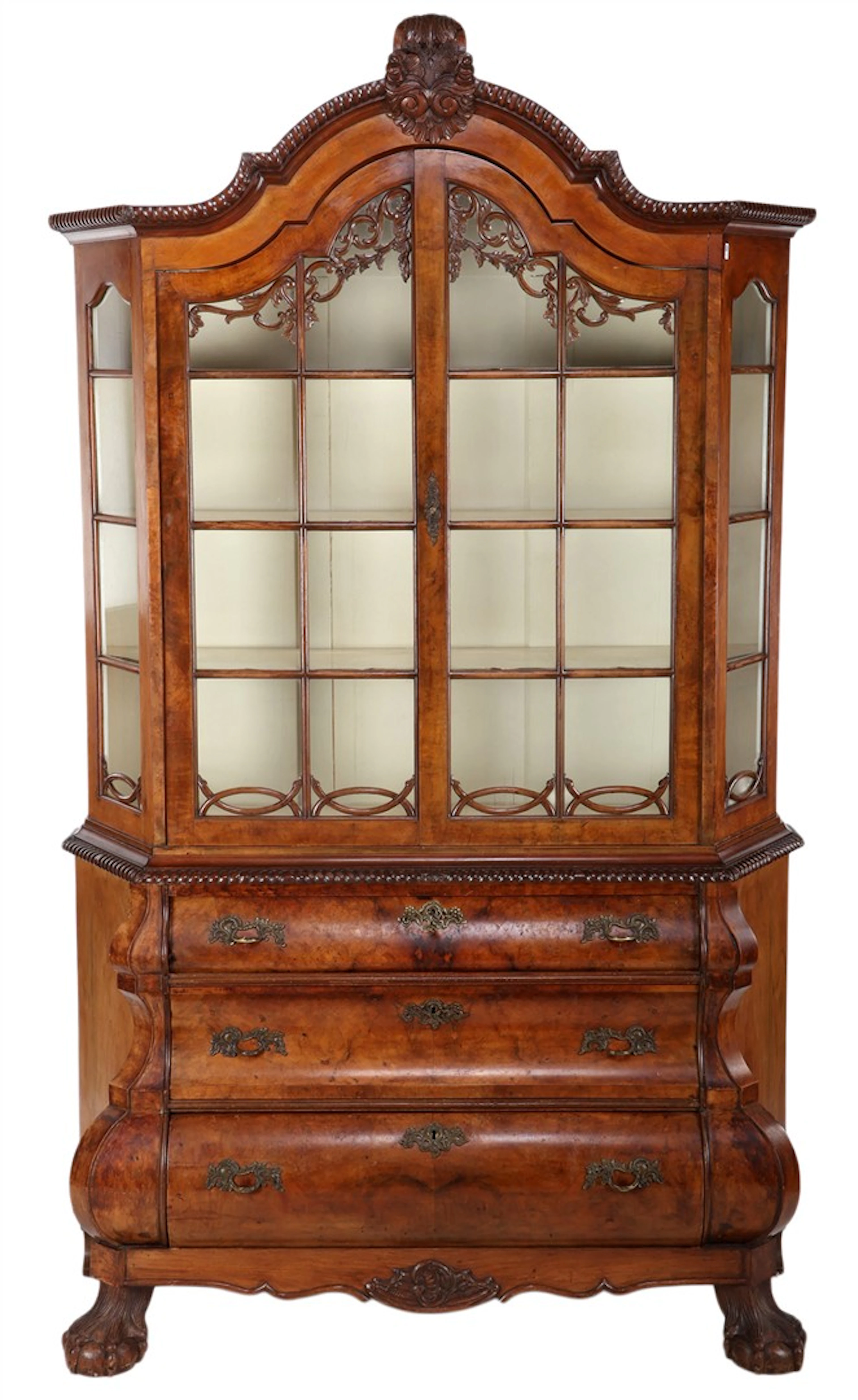 Louis XV-stijl tweedelige vitrinekast met gecontourneerde...