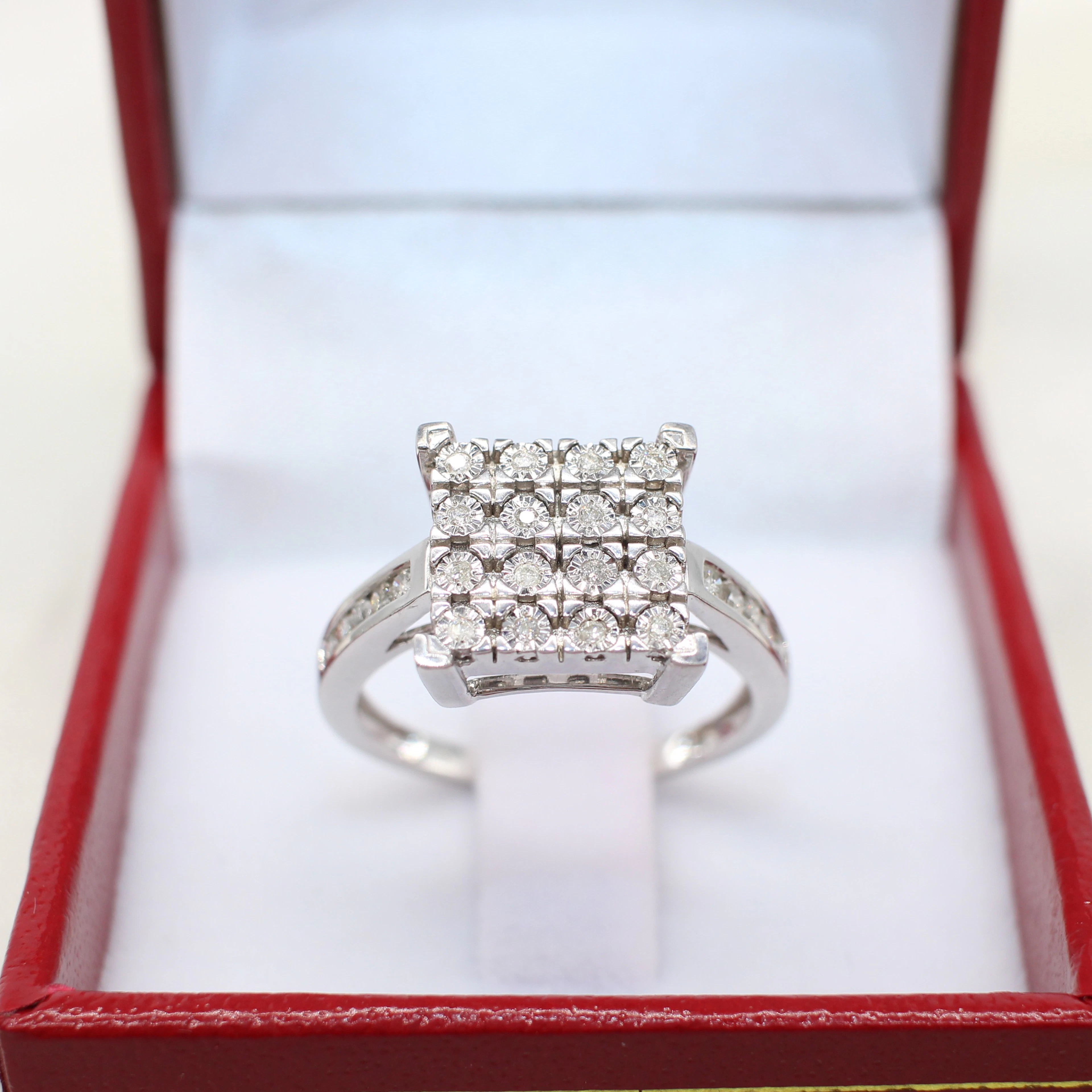 DIAMOND CHECKERBOARD RING.