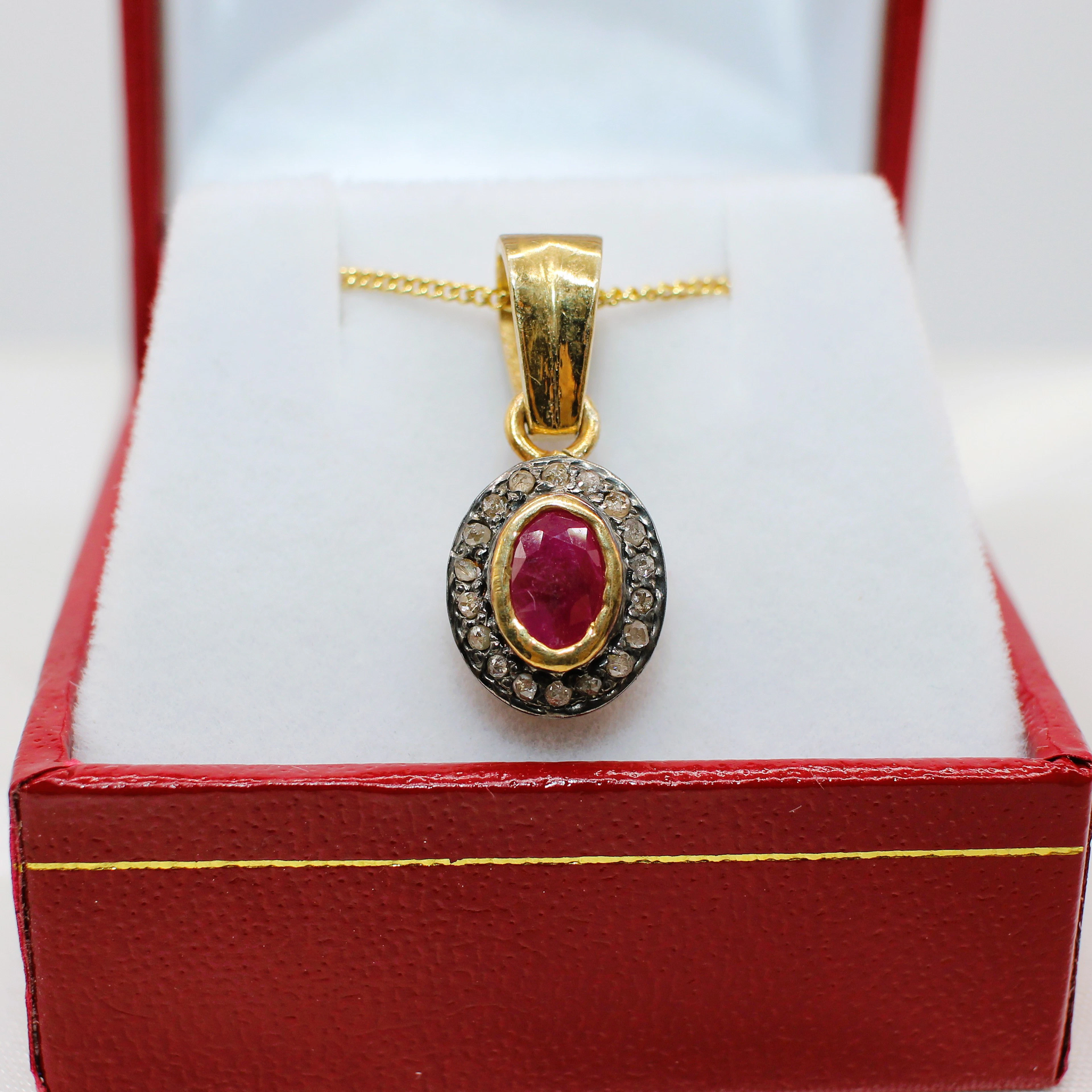 RUBY & DIAMOND NECKLACE.