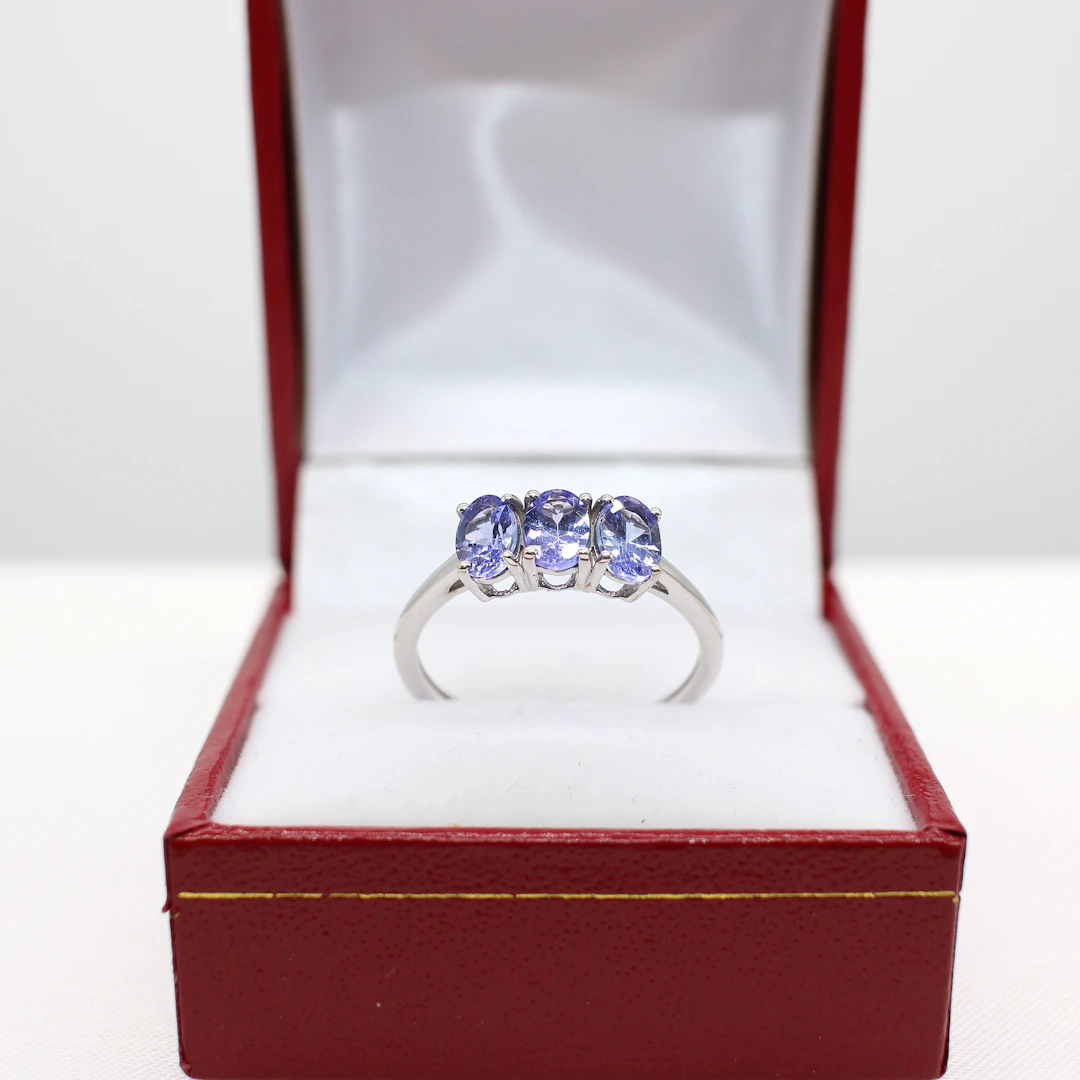 TANZANITE TRILOGY RING.