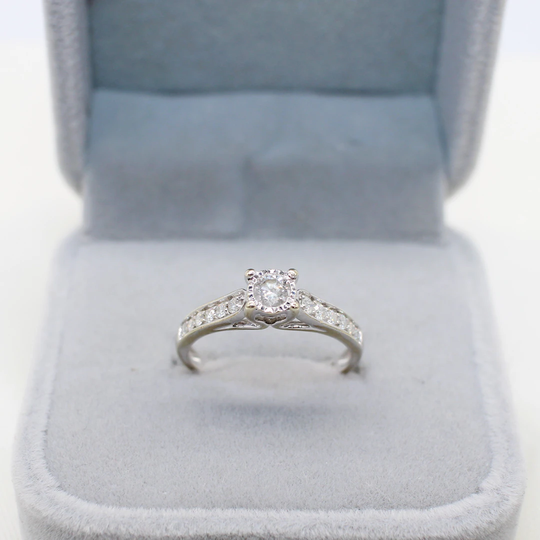 DIAMOND SOLITAIRE RING 0.33CT.