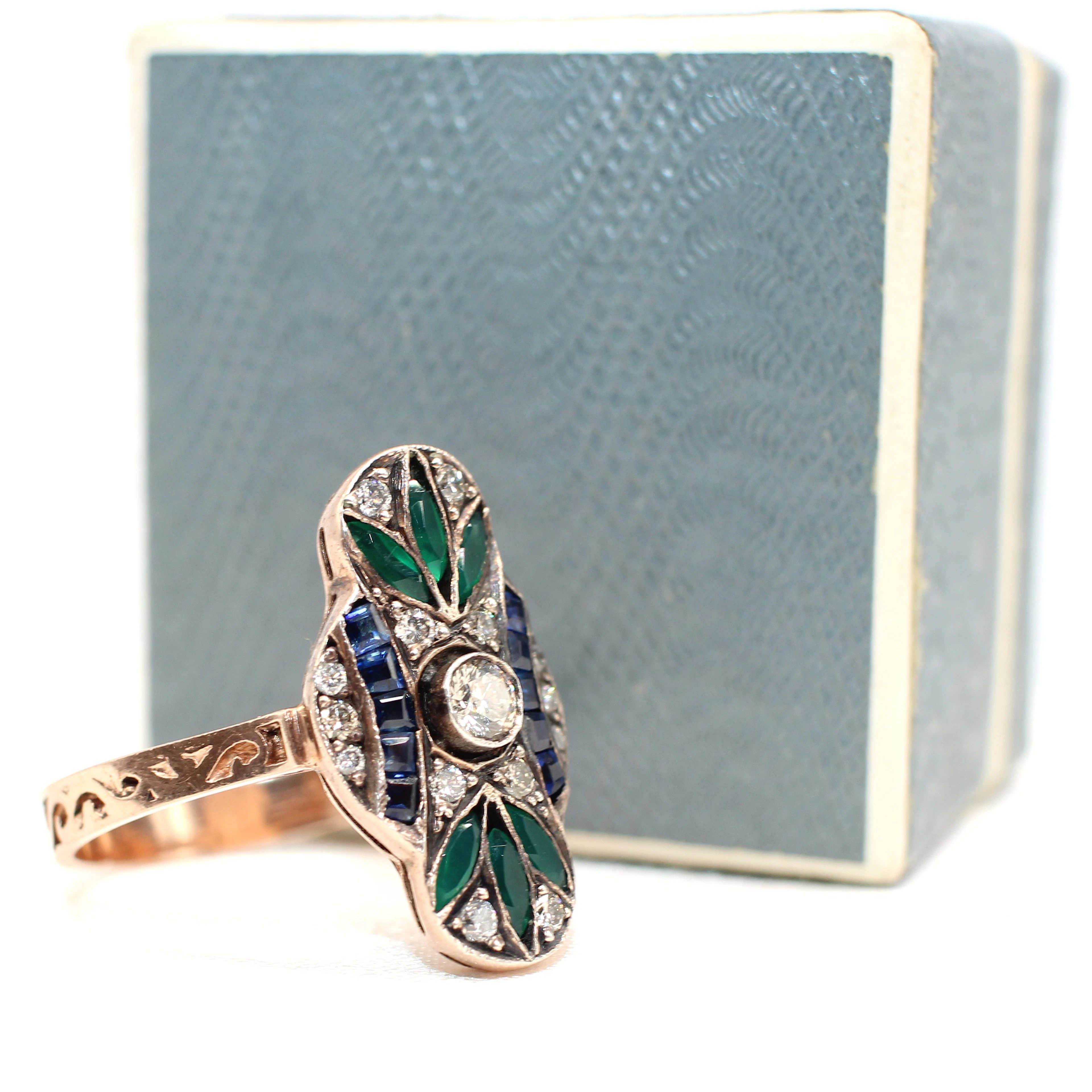 SAPPHIRE & DIAMOND RING.