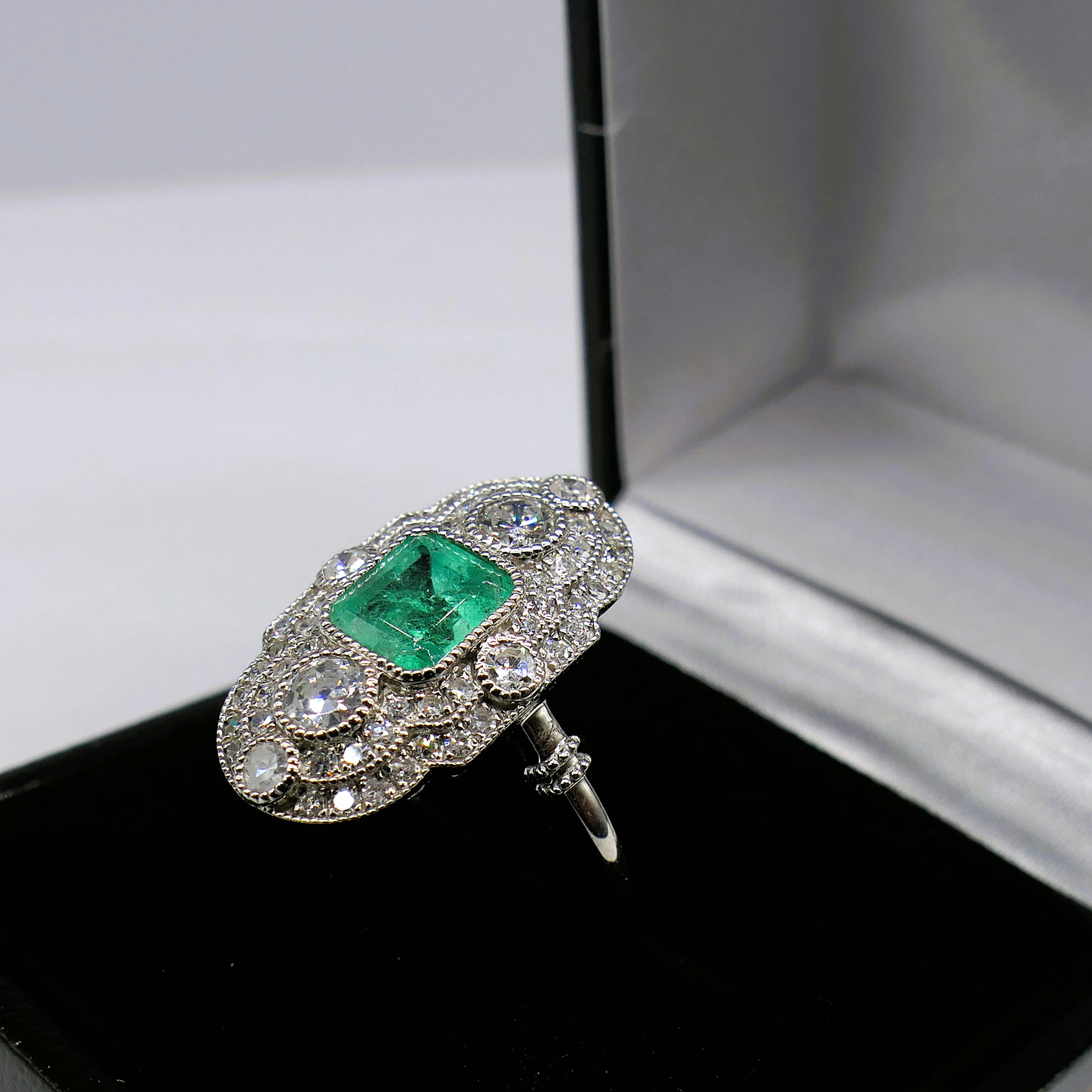 PLATINUM ART DECO STYLE PANEL RING.