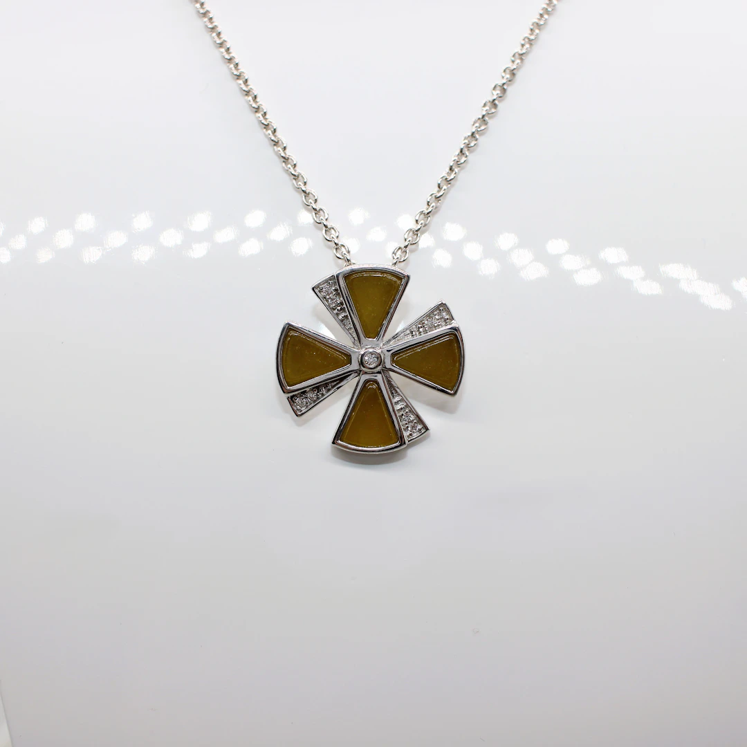 YELLOW AGATE NECKLACE.
