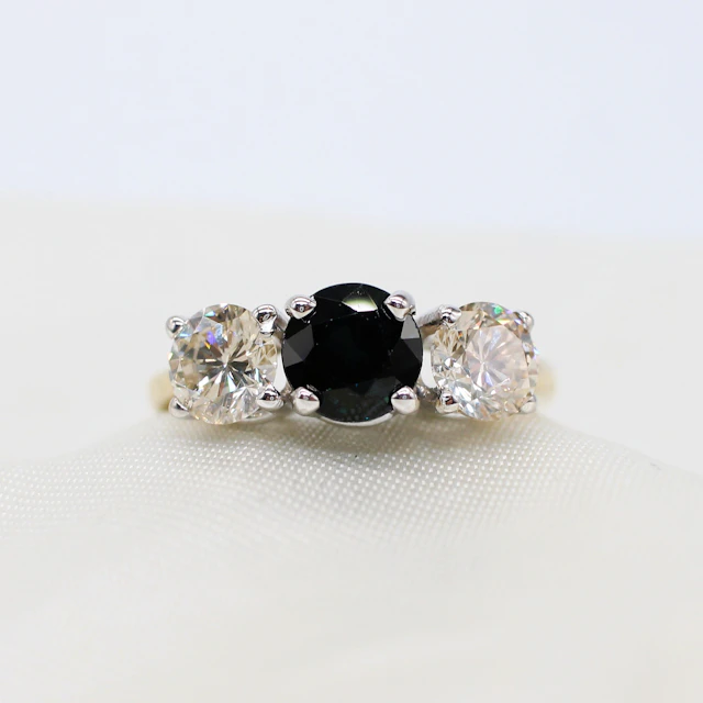 CERTIFIED SAPPHIRE & DIAMOND TRILOGY RING.