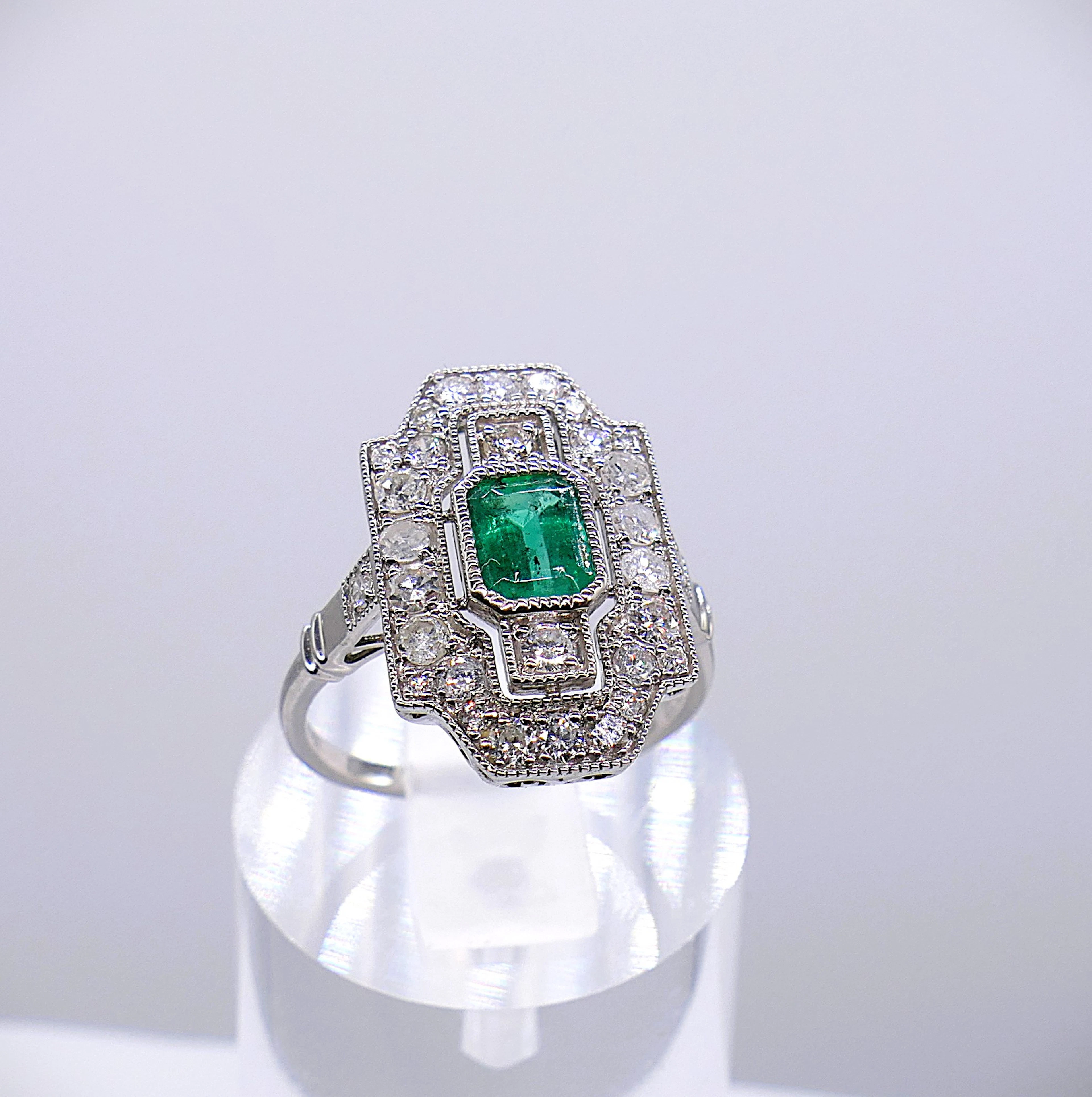 PLATINUM ART DECO STYLE PANEL RING.