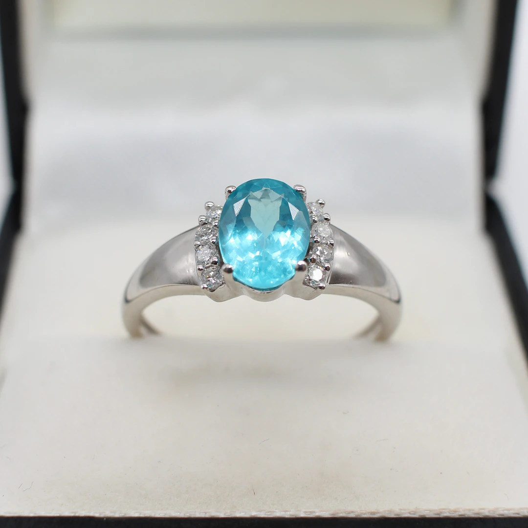 APATITE & DIAMOND RING.