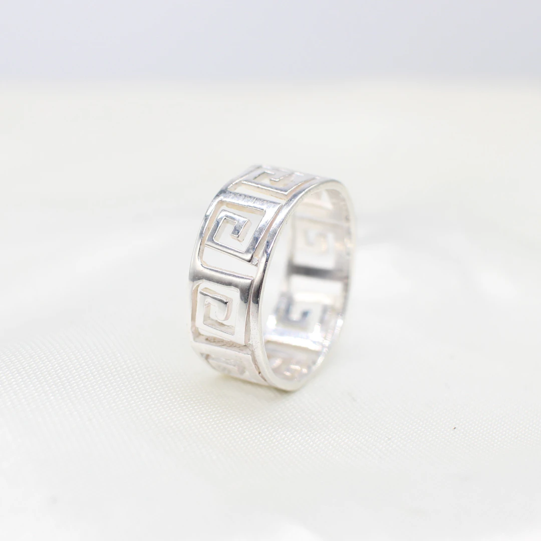 GRECO STYLE SILVER PATTERN RING.