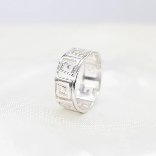 GRECO STYLE SILVER PATTERN RING.