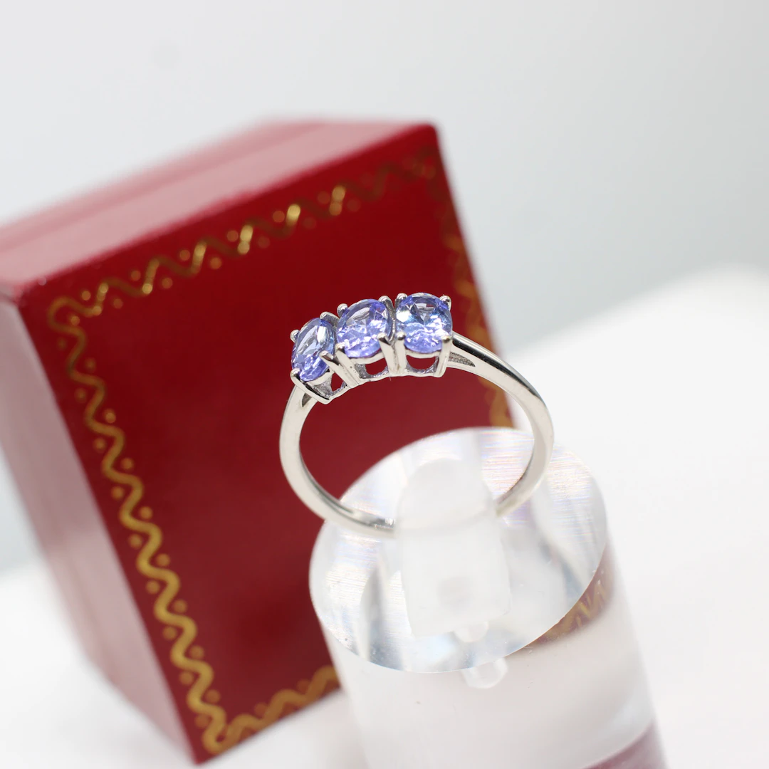 TANZANITE TRILOGY RING.