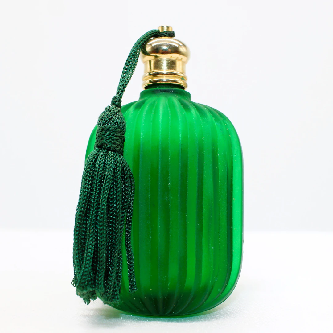 VINTAGE PERFUME BOTTLE.