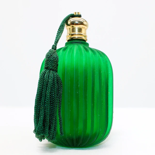 VINTAGE PERFUME BOTTLE.