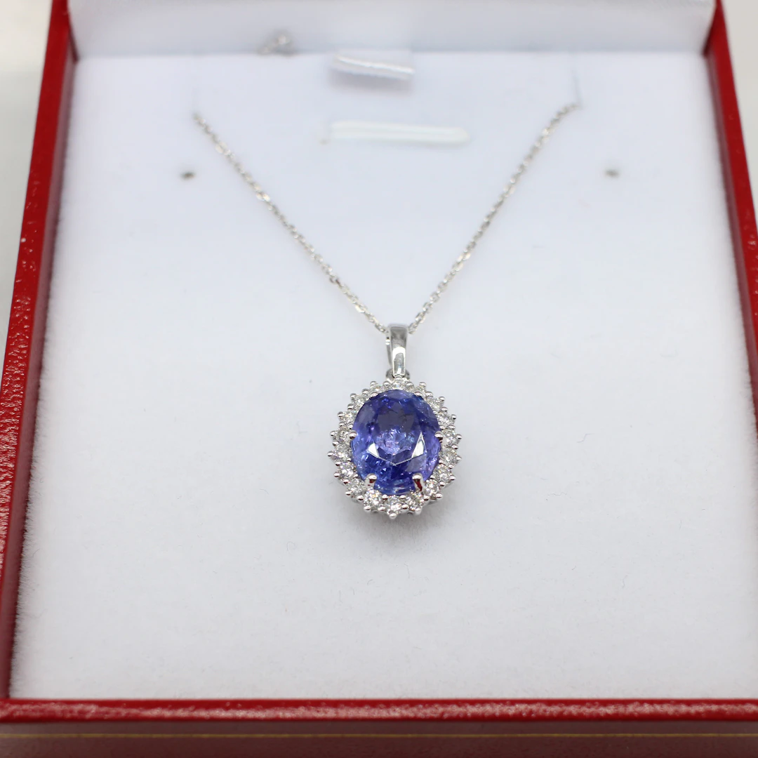 TANZANITE & DIAMOND NECKLACE.