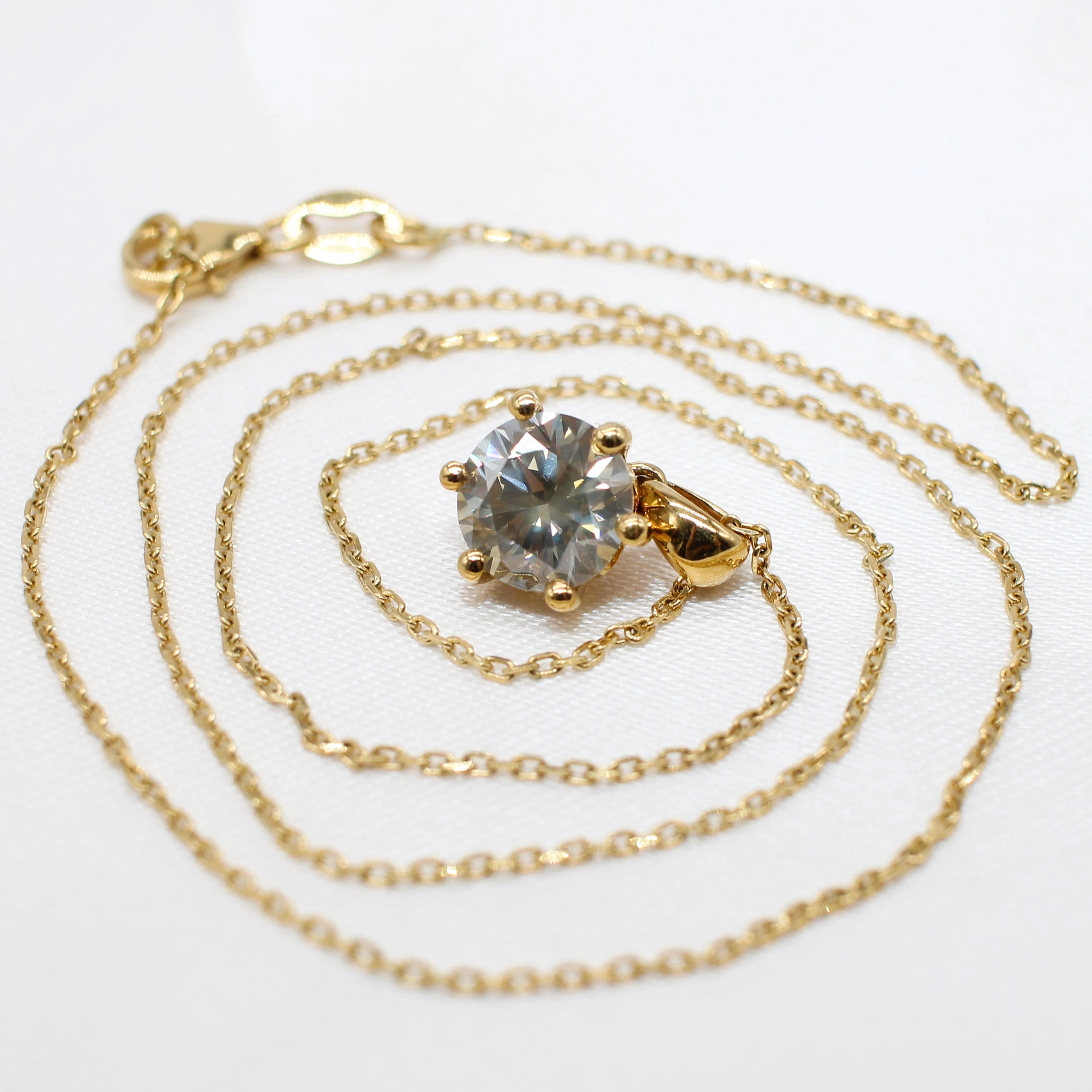 1.51CT DIAMOND SOLITAIRE NECKLACE.