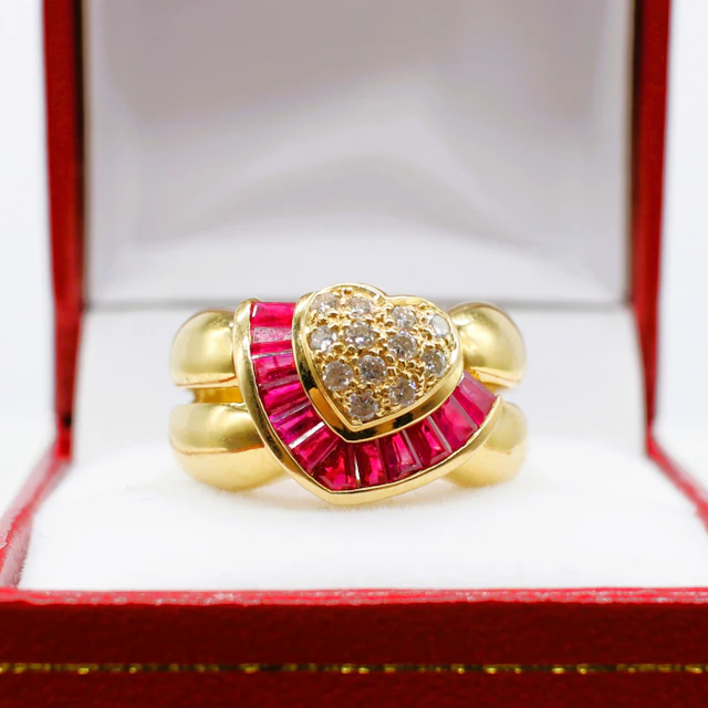LARGE RUBY & DIAMOND RING.