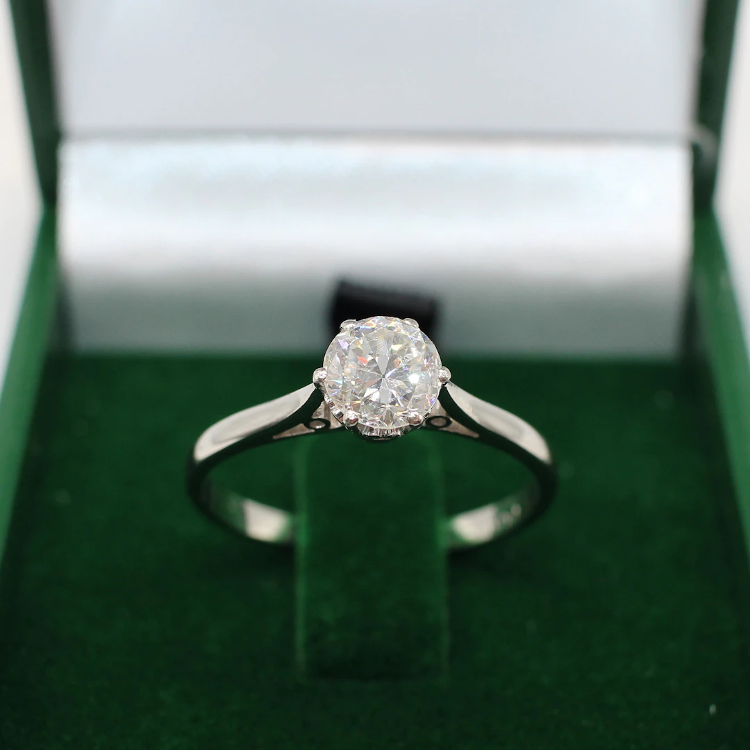 0.82CT TRANSITIONAL CUT DIAMOND SOLITAIRE RING.