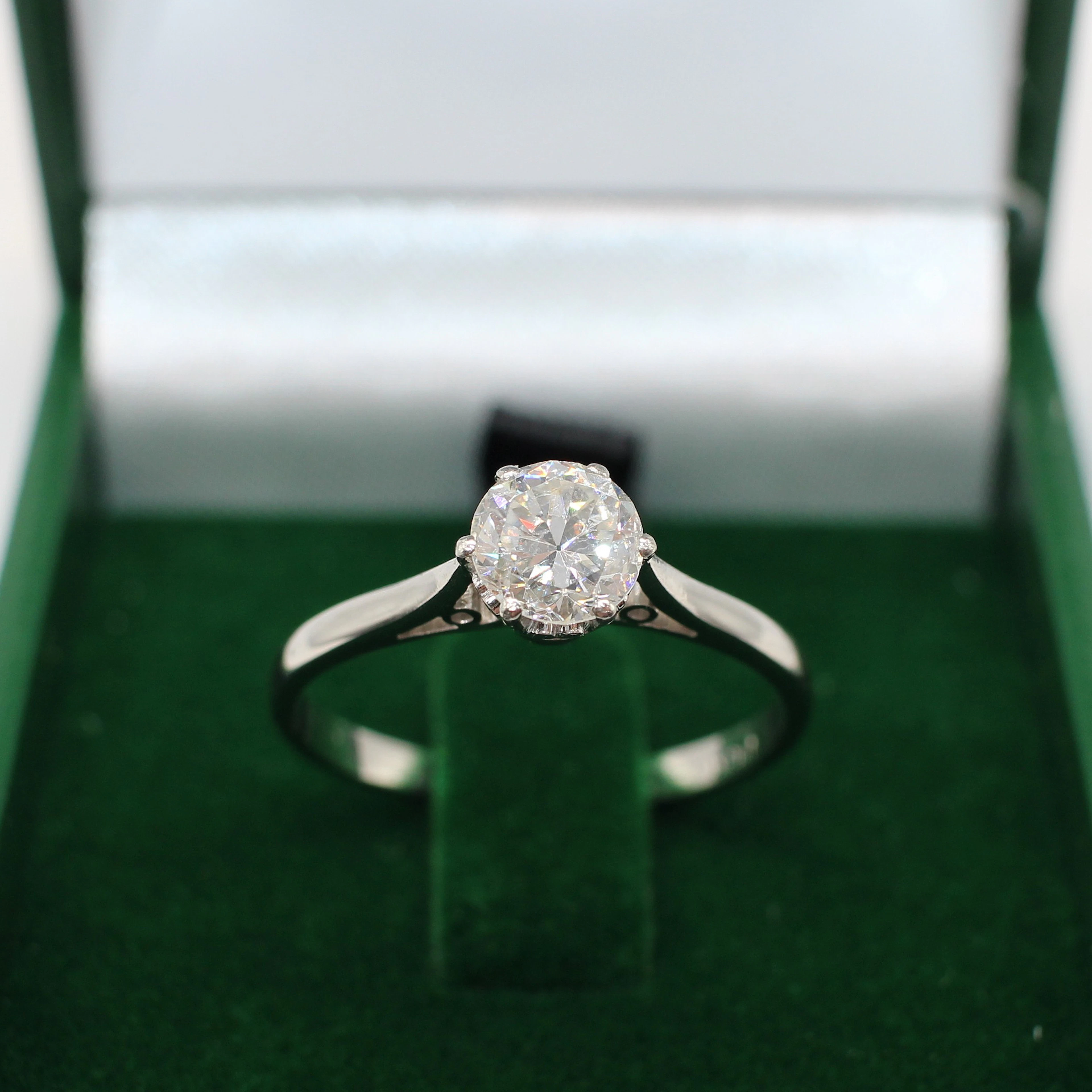 0.82CT TRANSITIONAL CUT DIAMOND SOLITAIRE RING.
