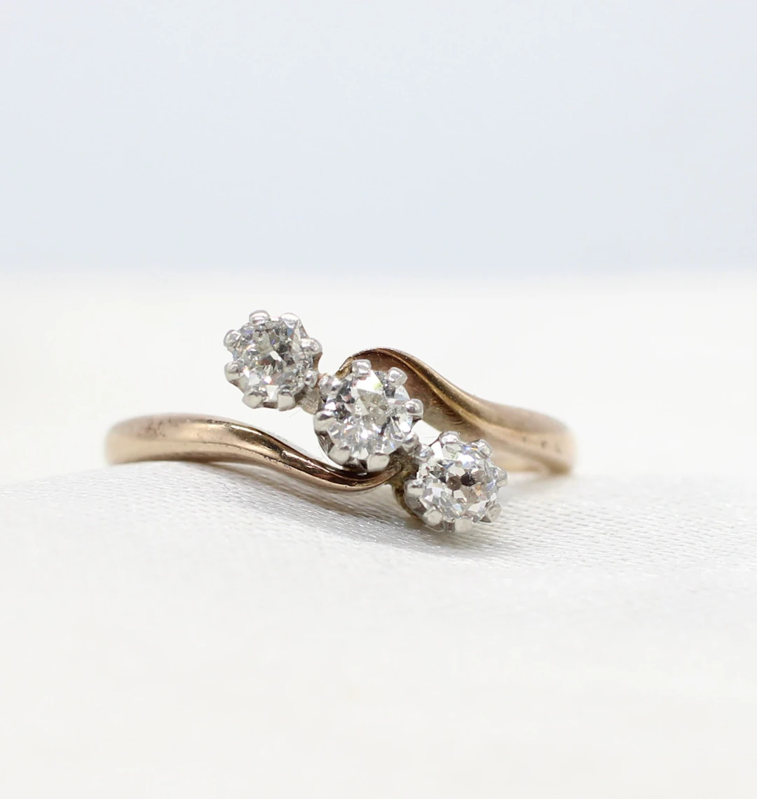 VINTAGE DIAMOND RING 0.58CT.