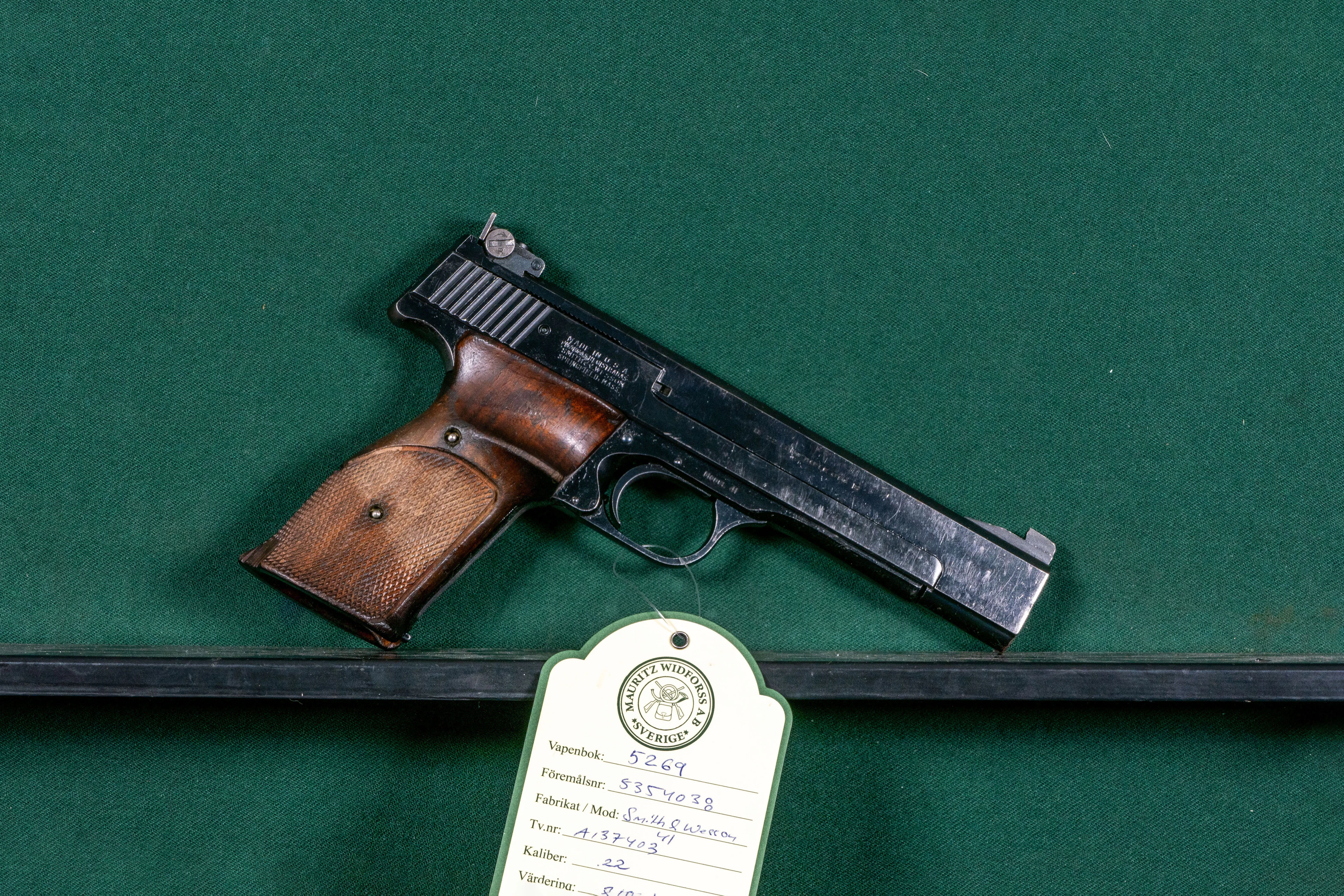 Smith & Wesson modell 41 kal. 22LR #A137403 SE0011829.
