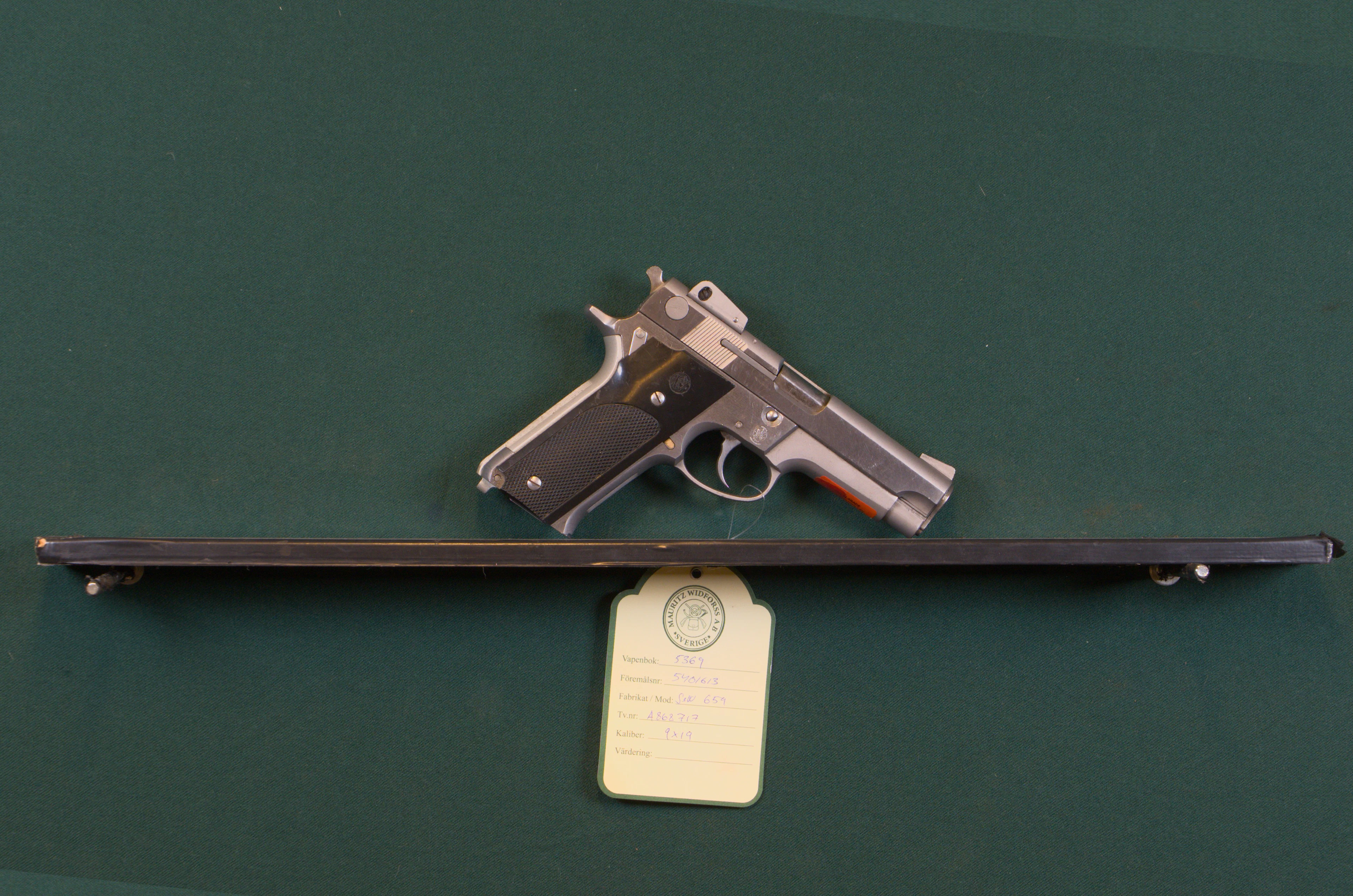 Smith & Wesson 659 kal. 9x19 #A868717 SE0983517.