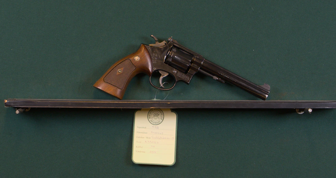 Smith & Wesson mod. 14 Kaliber 38 Tillv.nr. K352567 SE3631621.