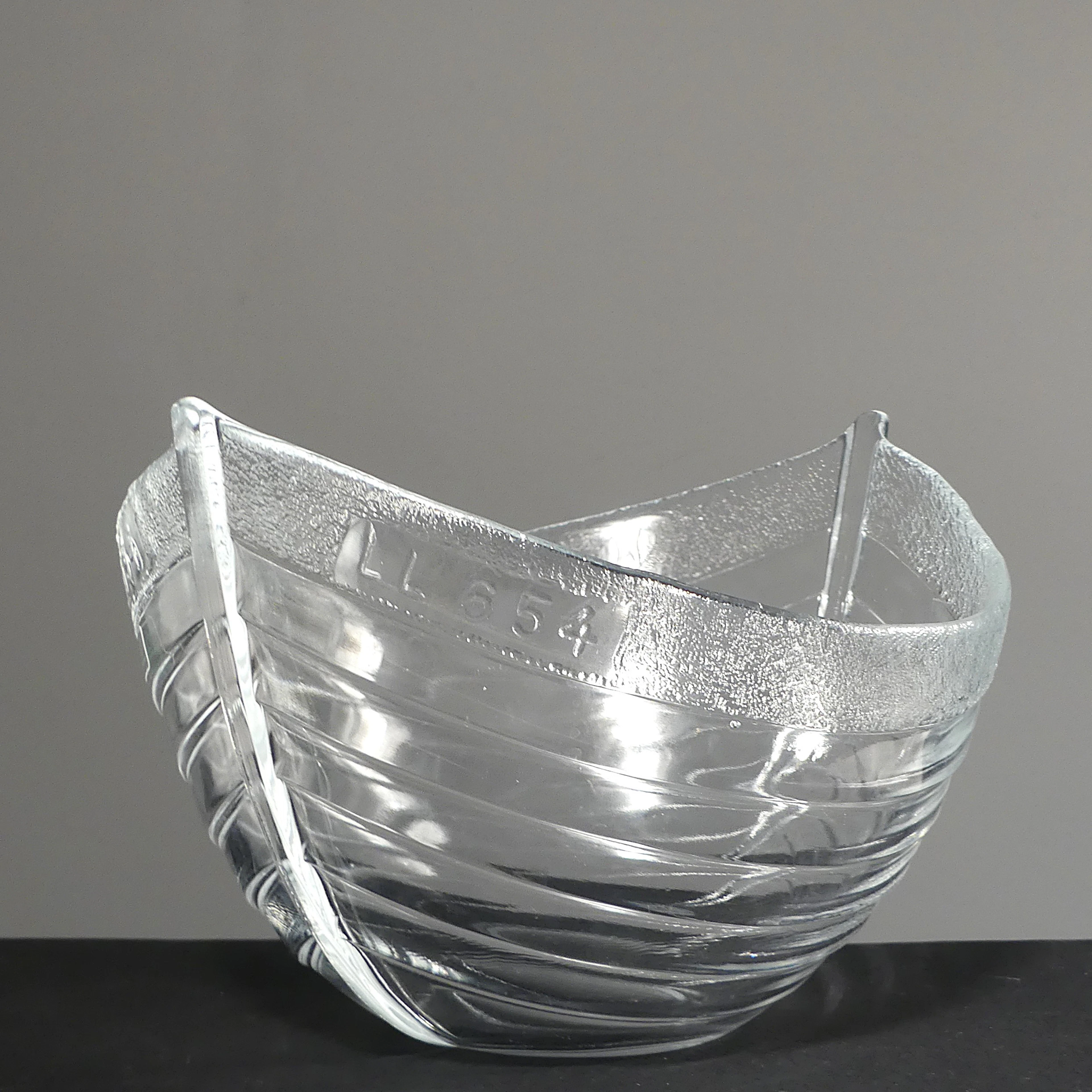 PAUL ISLING. GLASDELAR, "Bohus", 7 st, räkbåtar + fat, Nybro Glasbruk.