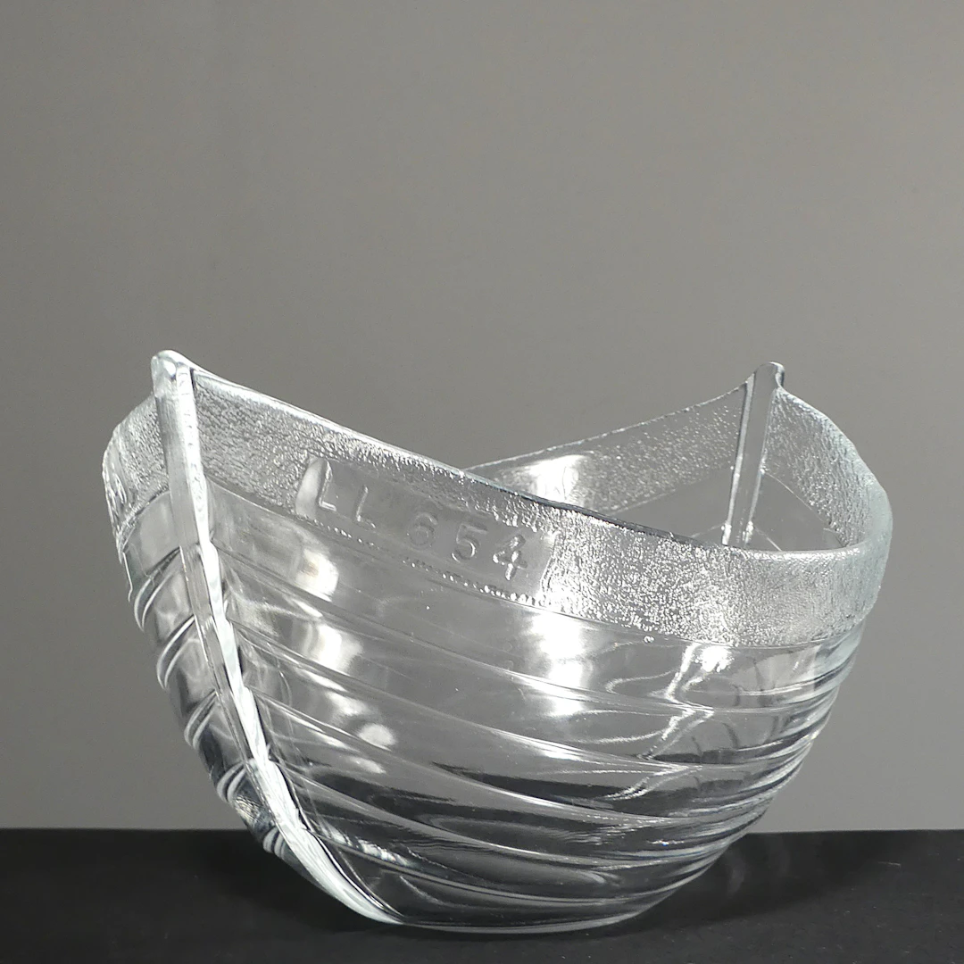 PAUL ISLING. GLASDELAR, "Bohus", 7 st, räkbåtar + fat, Nybro Glasbruk.